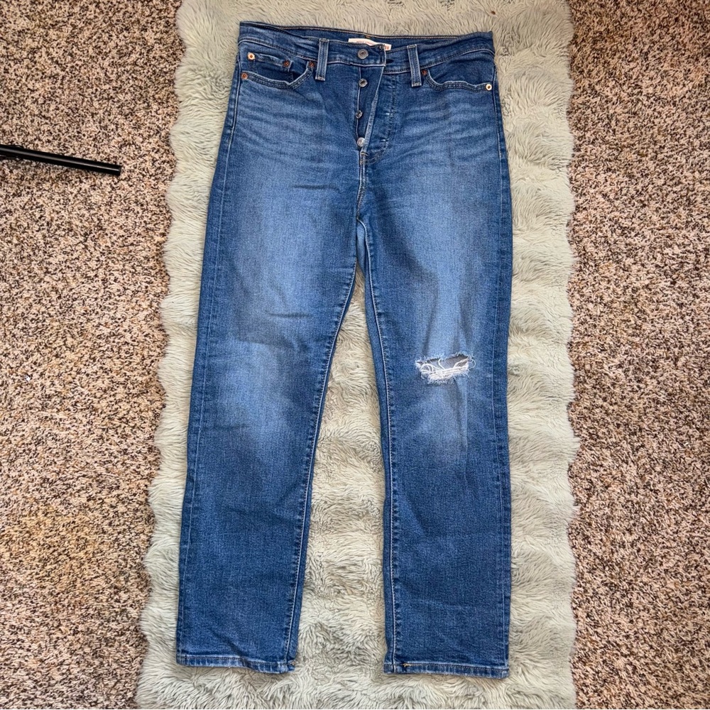 Levis Wedgie Straight 28" EUC